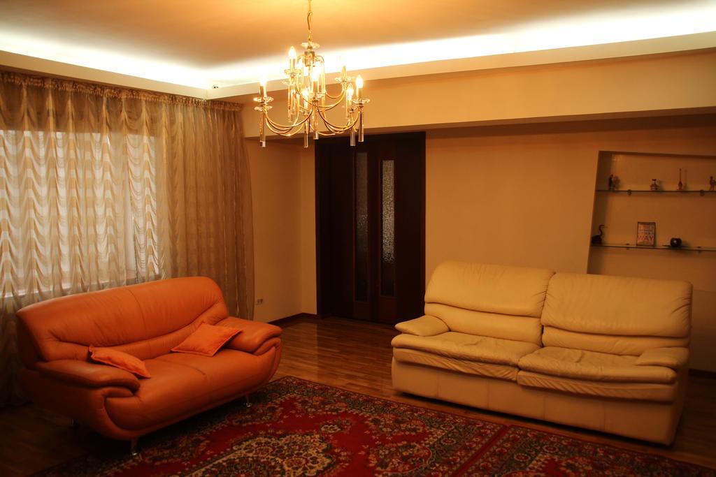 Ala Hostel Almaty Ngoại thất bức ảnh