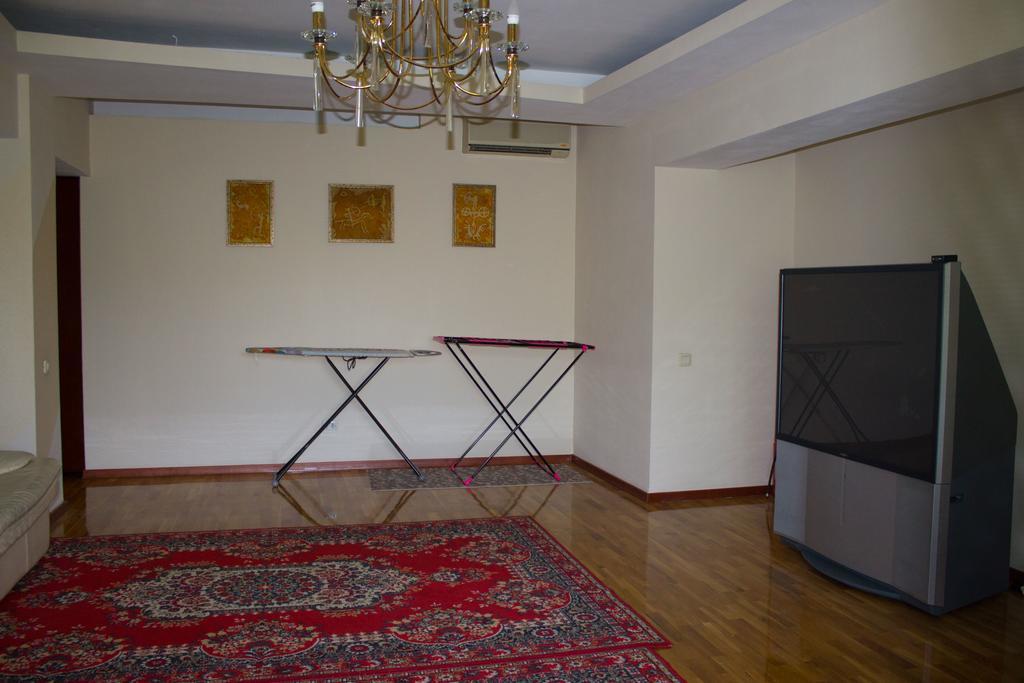 Ala Hostel Almaty Ngoại thất bức ảnh